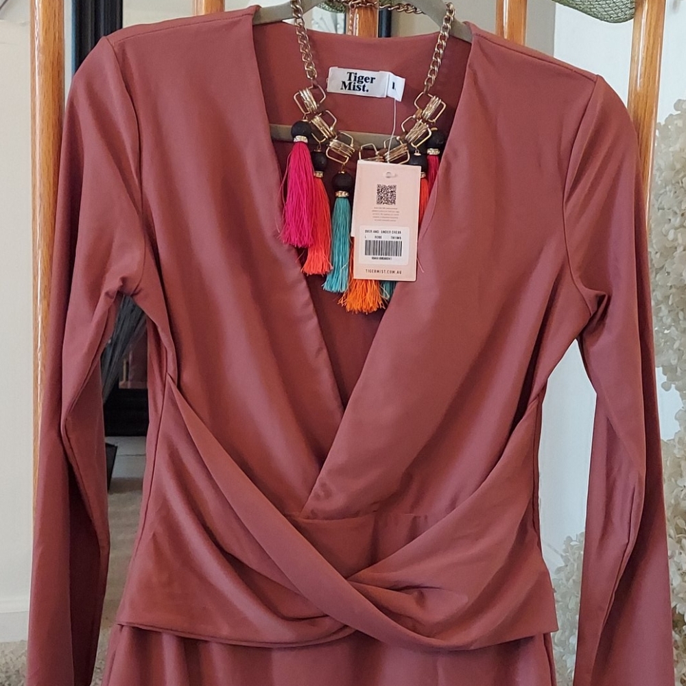 Dress - Picture 6 of 9